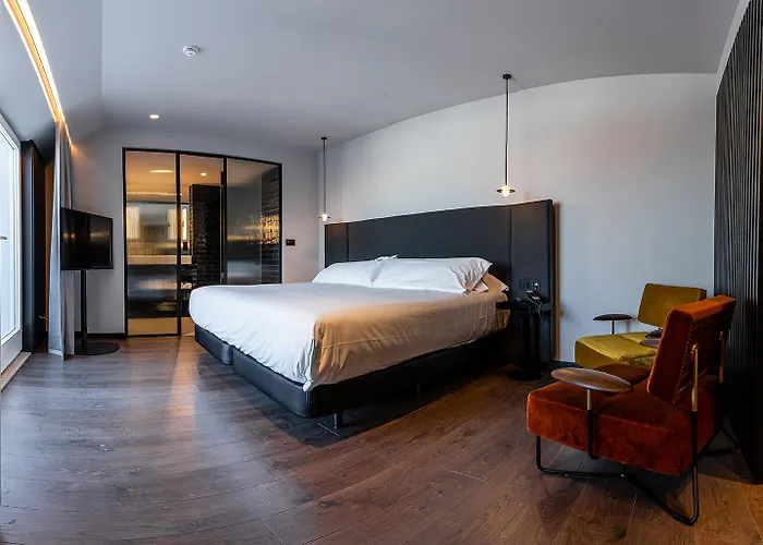 Hotel Chic&basic Gravity 4*