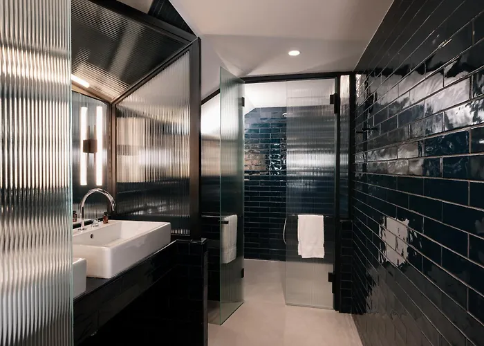 Chic&basic Gravity Hotel 4*