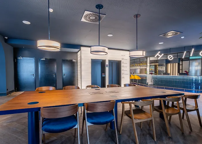 מלון Chic&basic Gravity 4*