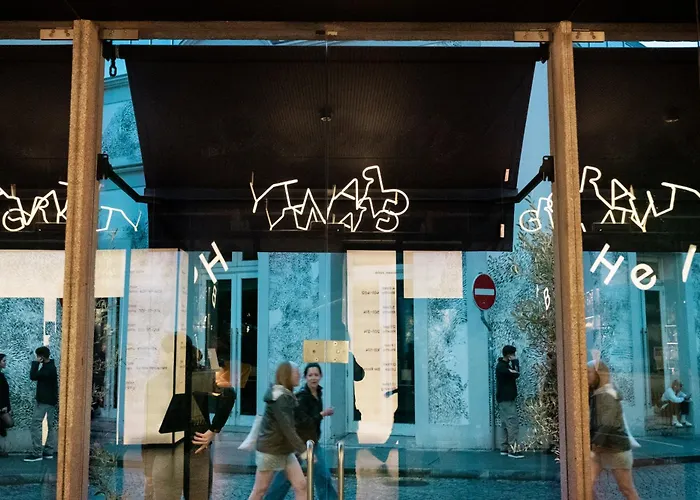 מלון Chic&basic Gravity 4*