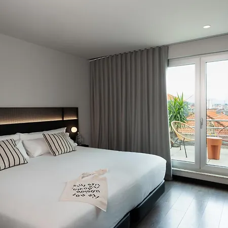 Chic&basic Gravity 4* Porto